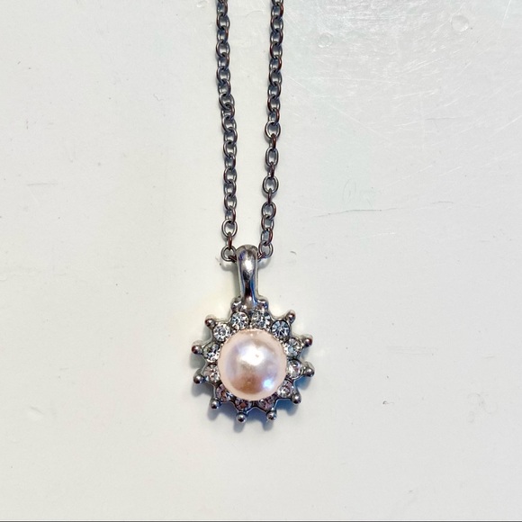 Pink Pearl and Crystal Pendant - Picture 1 of 2